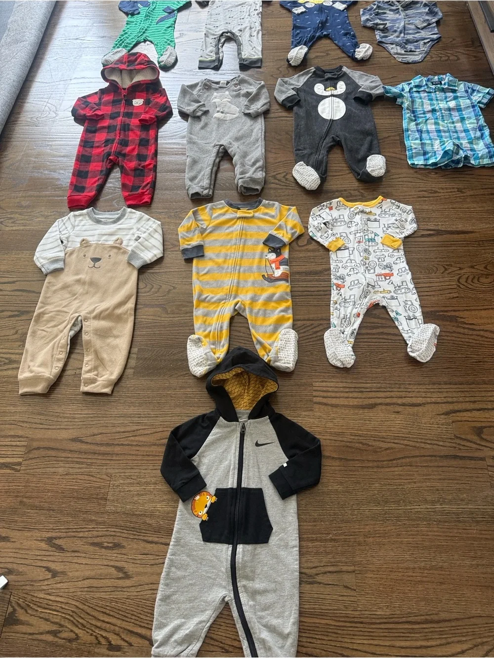 Nike Carter’s Baby Boy Bundle Footies Pajamas Christmas Pants Outfits 12 Months